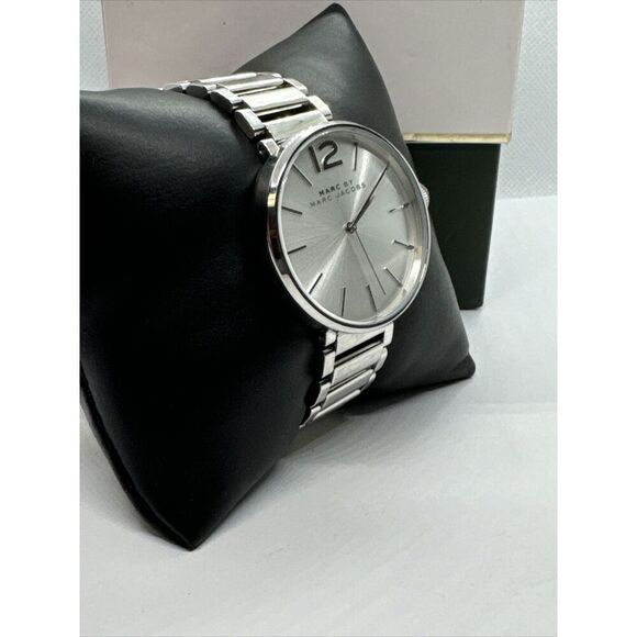 Marc by Marc Jacobs Peggy MBM3400 Women's Silver Analog Dial Quartz Watch JNA168 - Picture 3 of 11